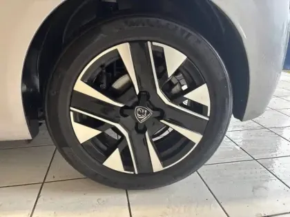 Photo 32 Peugeot 208  Hybrid 100 e-DCS6