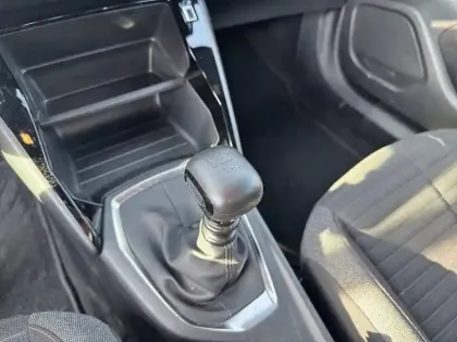 Photo 13 Peugeot 2008  PureTech 130 S&S BVM6