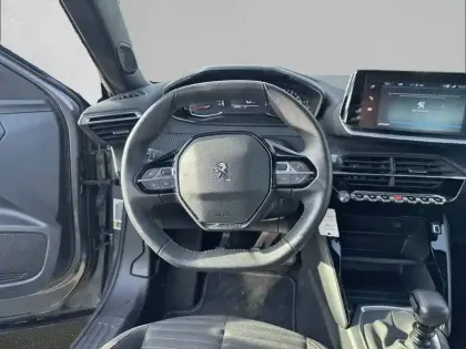 Photo 8 Peugeot 2008  PureTech 130 S&S BVM6