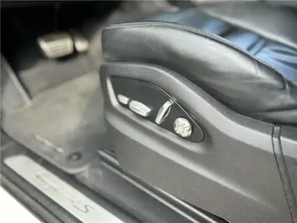 Photo 30 Porsche Cayenne 3.0 V6 440 CH TIPTRONIC BVA