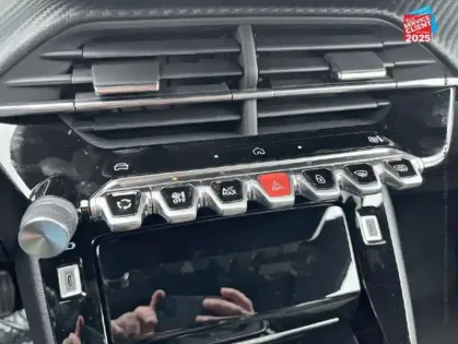 Photo 13 Peugeot 2008  1.2 PureTech 100ch S&S Allure