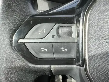 Photo 10 Peugeot 2008  1.2 PureTech 130ch S&S Allure