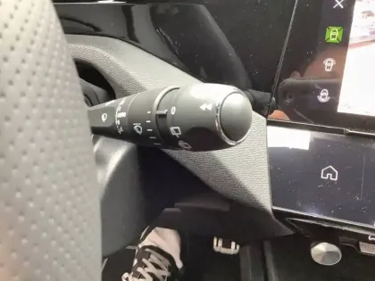 Photo 23 Peugeot 308  Hybrid 136 e-DCS6