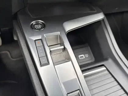 Photo 33 Peugeot 308  BlueHDi 130ch S&S EAT8