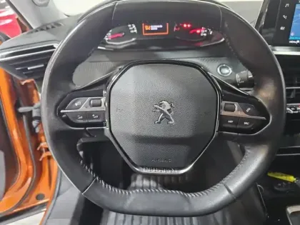 Photo 14 Peugeot 2008  1.2 PureTech 130ch S&S Allure 7cv