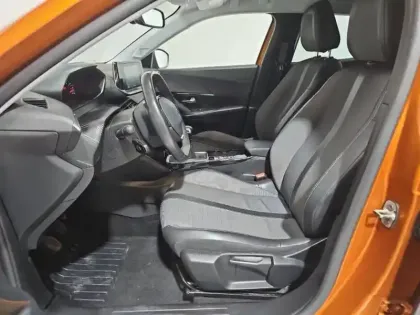 Photo 12 Peugeot 2008  1.2 PureTech 130ch S&S Allure 7cv