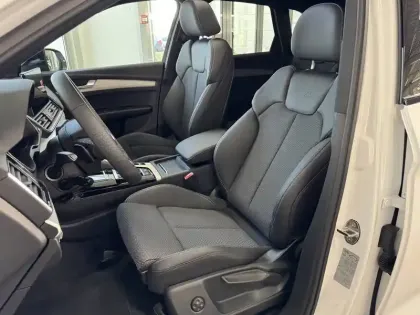 Photo 6 Audi Q5  50 TFSIe 299 S tronic 7 Quattro