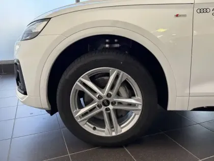 Photo 3 Audi Q5  50 TFSIe 299 S tronic 7 Quattro