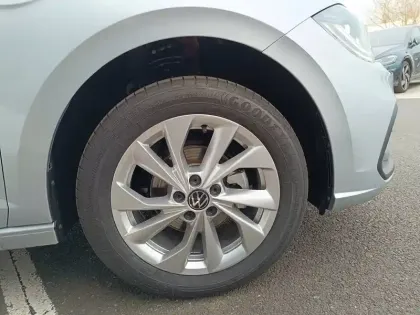 Photo 22 Volkswagen Polo  1.0 TSI 95 S&S DSG7