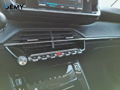 Photo 14 Peugeot 2008  PureTech 100 S&S BVM6