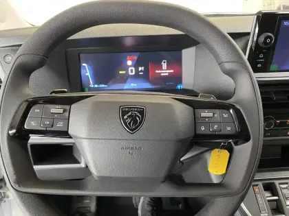 Photo 36 Peugeot Expert E- FGN M ELECTRIQUE 100KWH 136CH BATTERIE 75 KWH