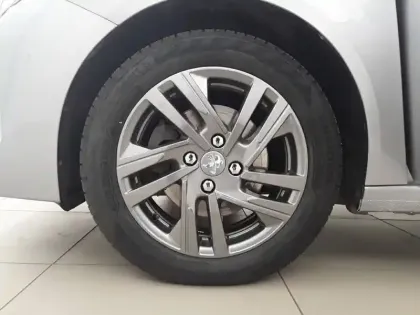 Photo 10 Peugeot 208  PureTech 100 S&S EAT8