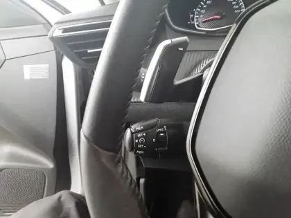 Photo 13 Peugeot 208  PureTech 100 S&S EAT8