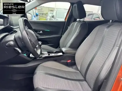 Photo 10 Peugeot 2008  PureTech 100 S&S BVM6