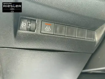 Photo 17 Peugeot 2008  PureTech 100 S&S BVM6