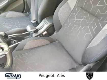 Photo 74 Peugeot 2008  PureTech 82ch BVM5