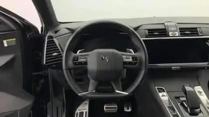 Photo 11 DS DS 7 DS7 Crossback Hybride E-Tense 225 EAT8 Louvre