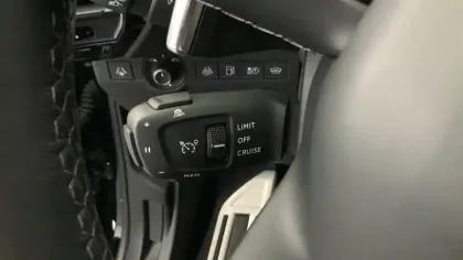 Photo 16 DS DS 7 DS7 Crossback Hybride E-Tense 225 EAT8 Louvre