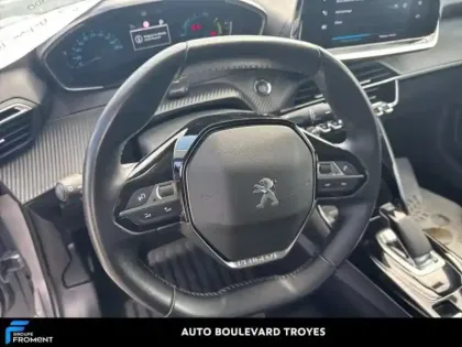 Photo 23 Peugeot 208  e- 136ch Active