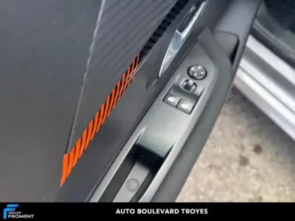 Photo 24 Peugeot 208  e- 136ch Active