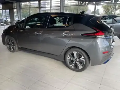 Photo 15 Nissan Leaf  217ch e+ 62kWh N-Connecta 21