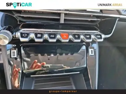 Photo 14 Peugeot 2008  e- 136ch Allure