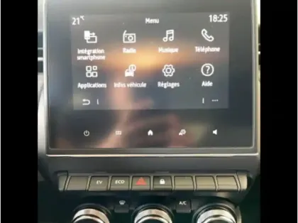 Photo 12 Renault Clio  E-Tech full hybrid 145 GSR2