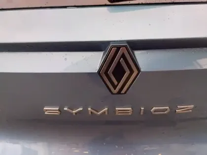 Photo 13 Renault Symbioz  E-Tech full hybrid 145