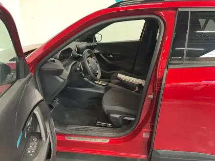 Photo 54 Peugeot 2008  PureTech 130 S&S EAT8