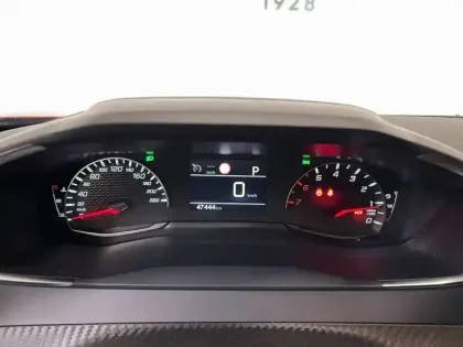 Photo 45 Peugeot 2008  PureTech 130 S&S EAT8