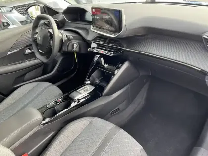 Photo 45 Peugeot 208  Hybrid 100 e-DCS6
