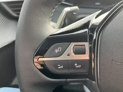 Photo 56 Peugeot 208  Hybrid 100 e-DCS6