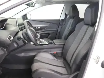 Photo 8 Peugeot 3008  1.2 PureTech 130ch Allure S&S