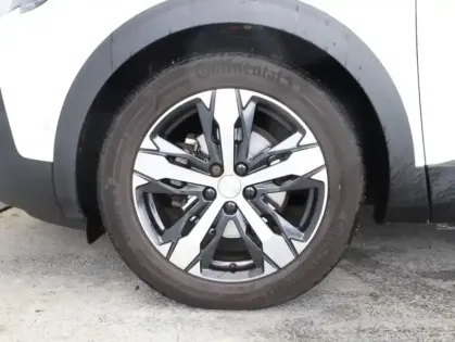 Photo 10 Peugeot 3008  1.2 PureTech 130ch Allure S&S