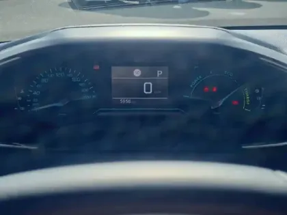 Photo 32 Peugeot 208  Hybrid 100 e-DCS6