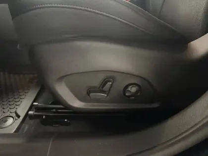 Photo 77 Jeep Compass Gén. II Ph2 NG Summit 5