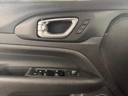 Photo 76 Jeep Compass Gén. II Ph2 NG Summit 5