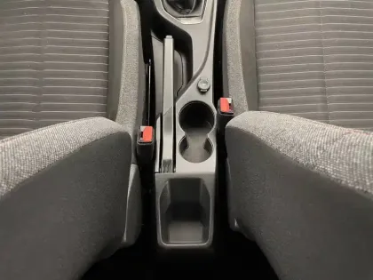 Photo 33 Peugeot 208  PureTech 100 S&S BVM6