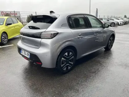 Photo 35 Peugeot 208  Hybrid 100 e-DCS6