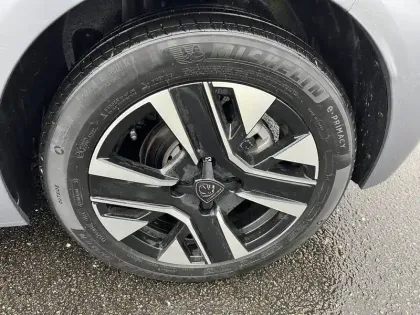 Photo 39 Peugeot 208  Hybrid 100 e-DCS6