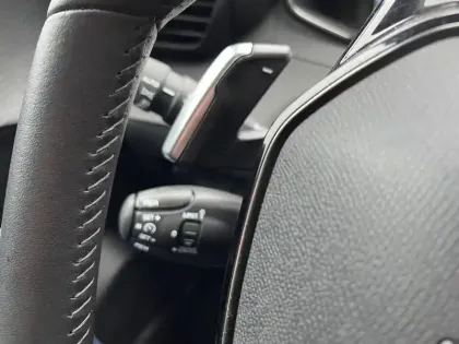 Photo 61 Peugeot 208  Hybrid 100 e-DCS6