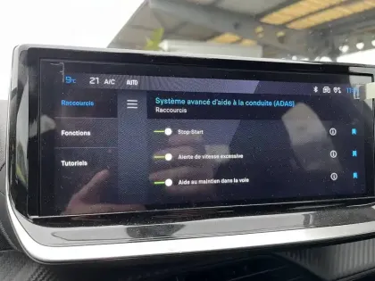 Photo 20 Peugeot 208  Hybrid 100 e-DCS6
