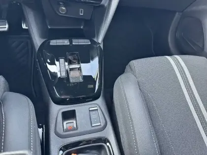 Photo 13 Opel Corsa  Electrique 156 ch autonomie etendu & Batterie 51 kWh