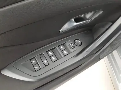 Photo 31 Peugeot 308  PureTech 130ch S&S BVM6