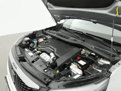 Photo 42 Peugeot 2008  Hybrid 136 e-DCS6