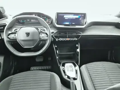 Photo 35 Peugeot 2008  Hybrid 136 e-DCS6