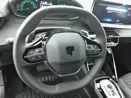 Photo 36 Peugeot 2008  Hybrid 136 e-DCS6