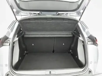 Photo 33 Peugeot 2008  Hybrid 136 e-DCS6