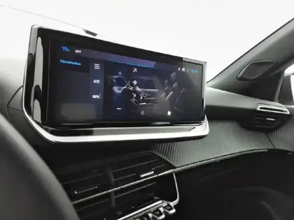 Photo 49 Peugeot 2008  Hybrid 136 e-DCS6