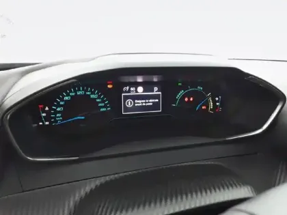 Photo 37 Peugeot 2008  Hybrid 136 e-DCS6